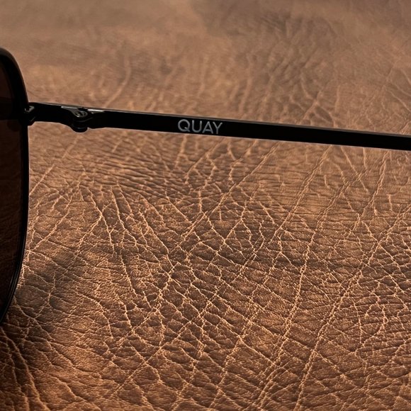 BRAND NEW !! - QUAY - High Key - POLARIZED BLACK / SMOKE LENS - Picture 15 of 16